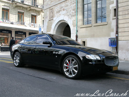 Maserati Quattroporte Review and Images